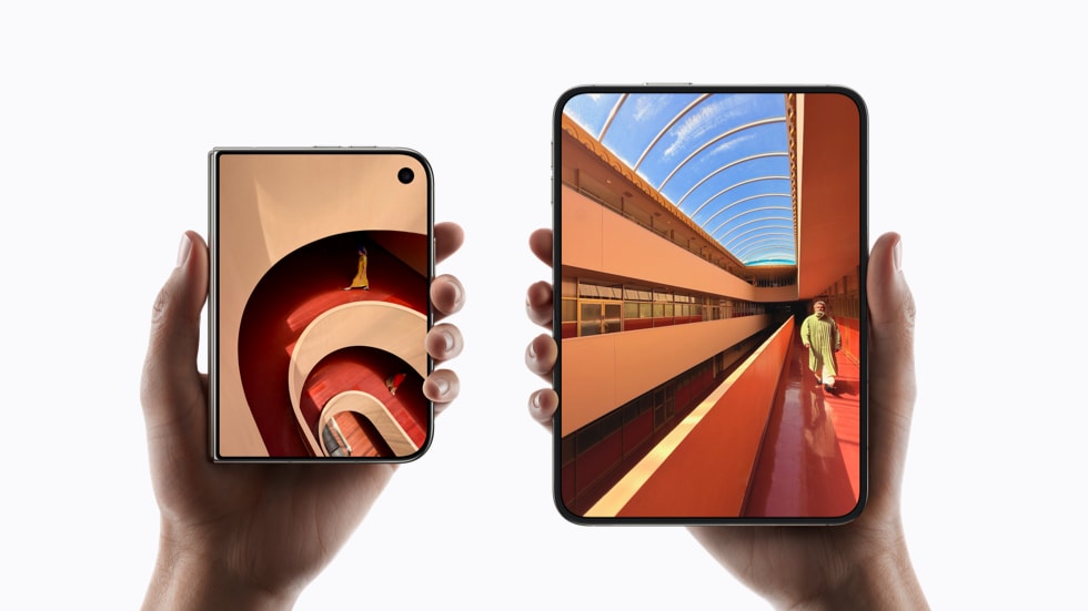 iPhone Duo first impressions comparing the 5.4-inch outer and 7.6-inch inner displays